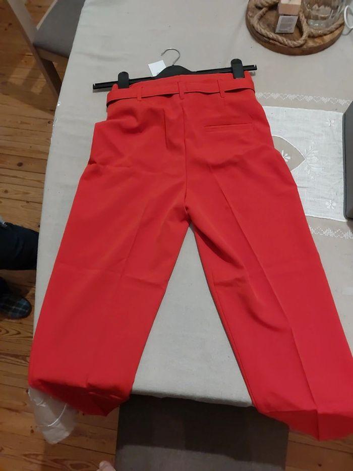 Pantalon   rouge neuf - photo numéro 3