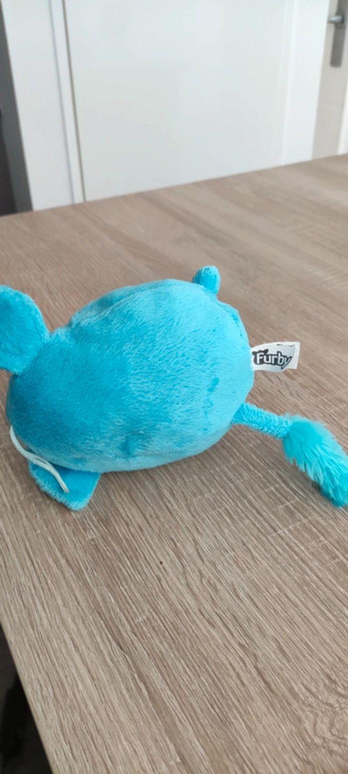 Doudou peluche Furby bleu - photo numéro 5