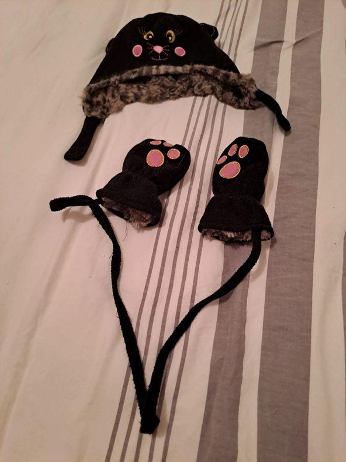 Bonnet et moufles motif chat