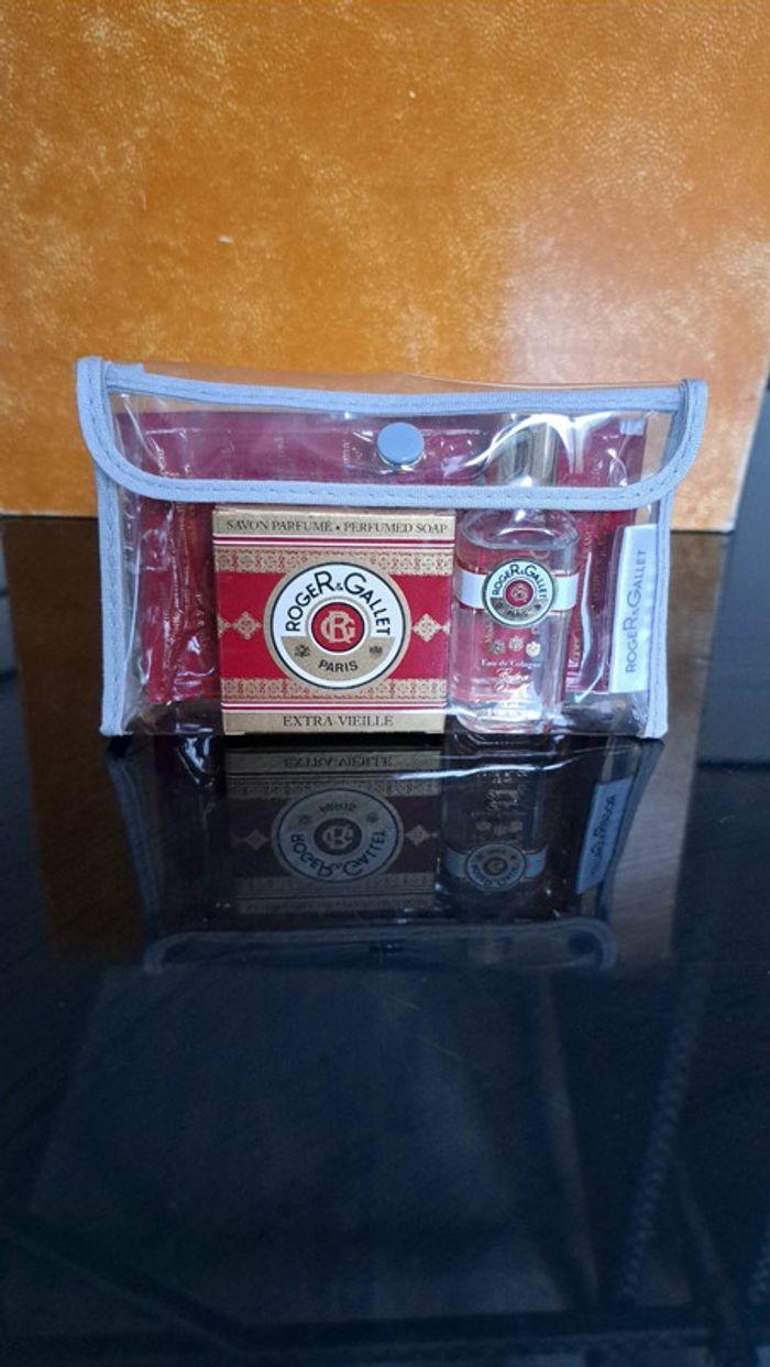 Roger & Gallet trousse avec 3 produits - photo numéro 1