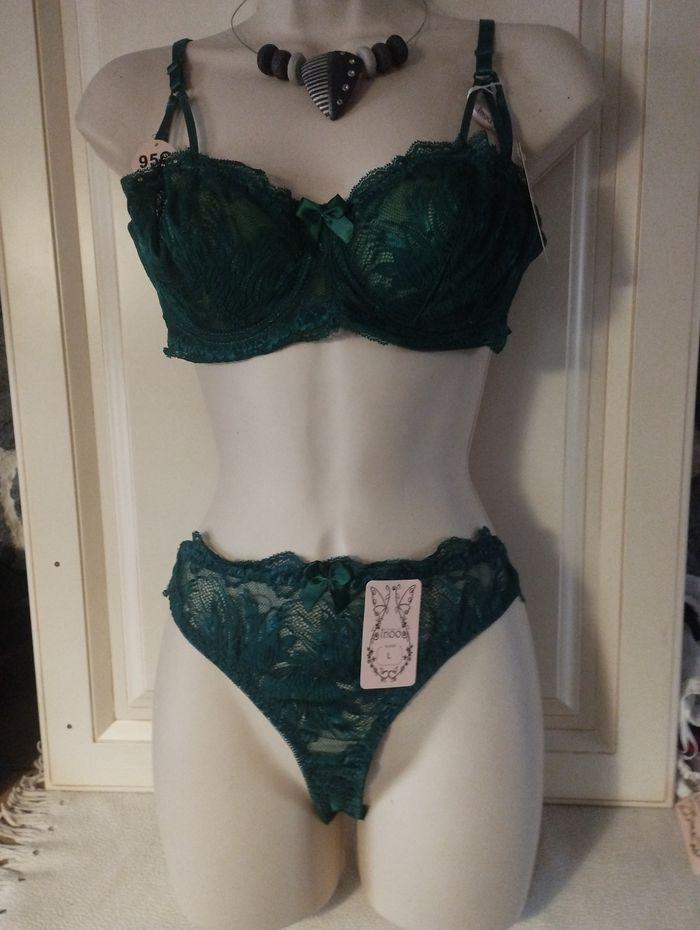 Ensemble de lingerie neuf en 95C sans rembourrage L pour le tanga - photo numéro 2