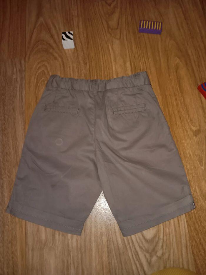 Lot de 1 Short et 1 pantalon de l'âge différent - photo numéro 6