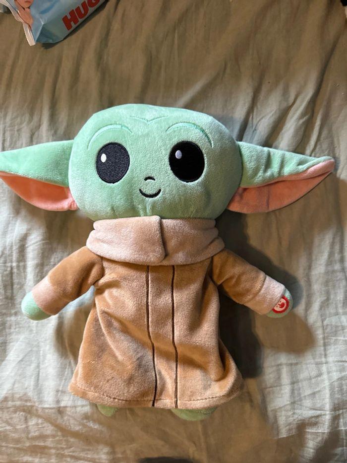 Peluche Yoda qui s illumine - photo numéro 3