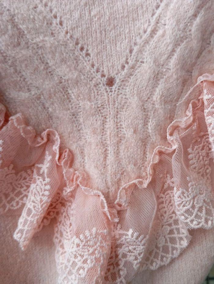 Pull chaud et duveteux, rose et dentelle - photo numéro 4