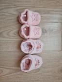 2 paires de chaussons de bébé 10 cms neuf