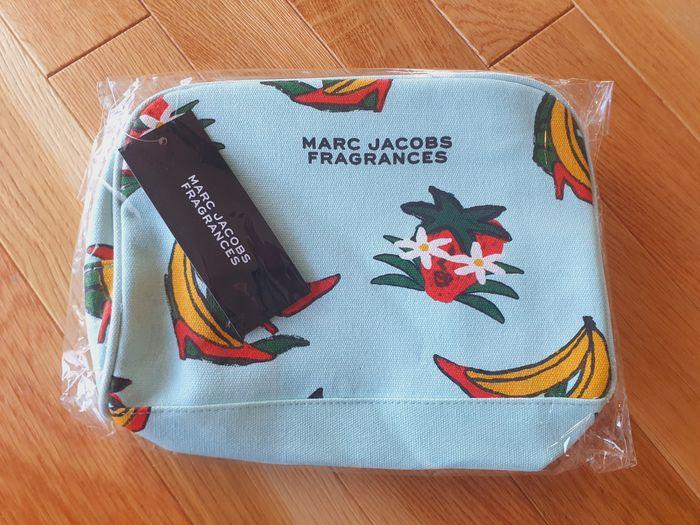 Trousse De Toilette "MARC JACOBS" en Toile Bleu neuve sous blister. - photo numéro 4