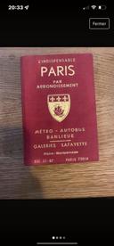 Ancien livre L’indispensable Paris par arrondissements