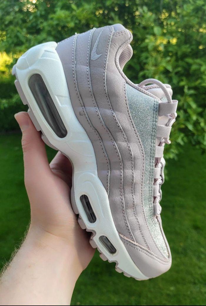 Baskets Nike air max 95 pointure 39 particle rose neuves sans boîte d'origine - photo numéro 1