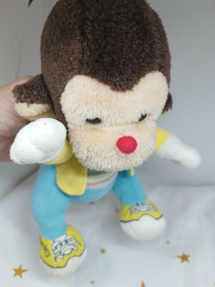 Doudou Teddy Bear monkey singe peluche jaune bleu rayé nez rouge cp c.p. francais basket - photo numéro 2