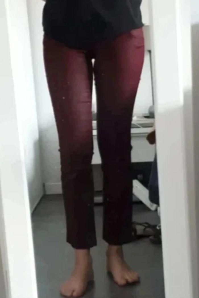 pantalon droit bordeaux raccourcis 7/8 ème effet ciré taille 34 cache-cache - photo numéro 1