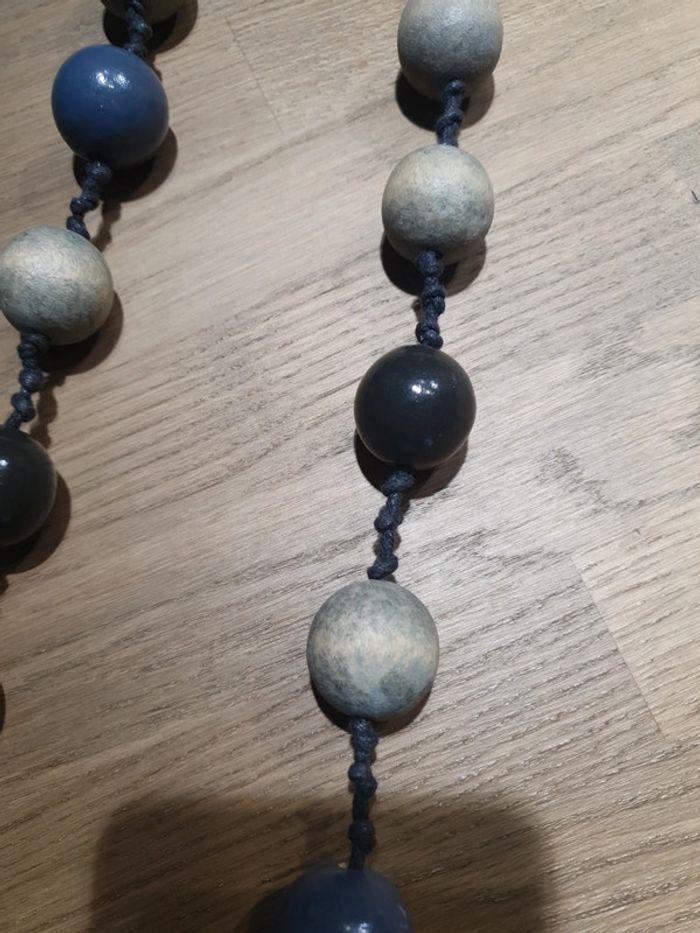 Collier à boules grises en bois - photo numéro 2