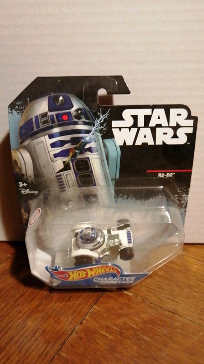 Voiture R2-D2 Star wars Disney hot wheels - photo numéro 1