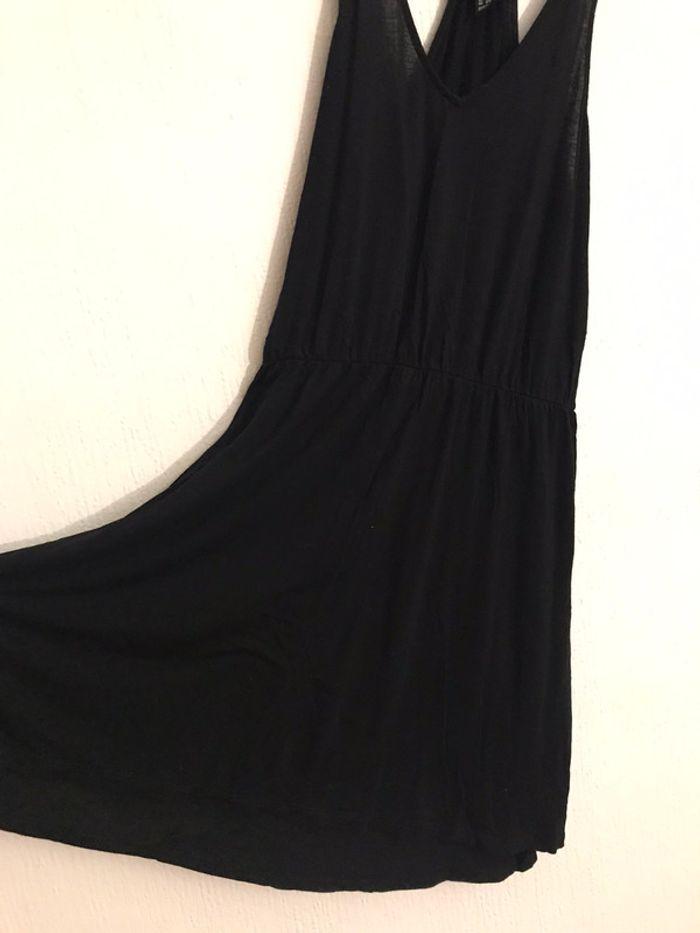 Petite robe noire H&M - photo numéro 2