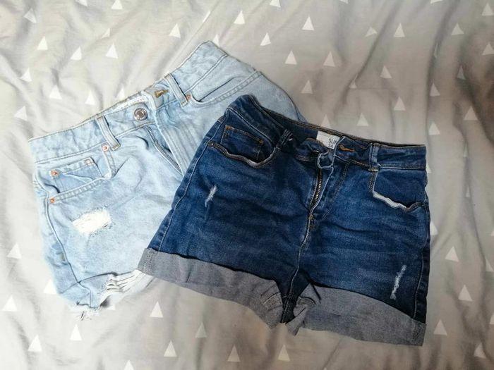 lot 2 shorts taille 34 tbe - photo numéro 1