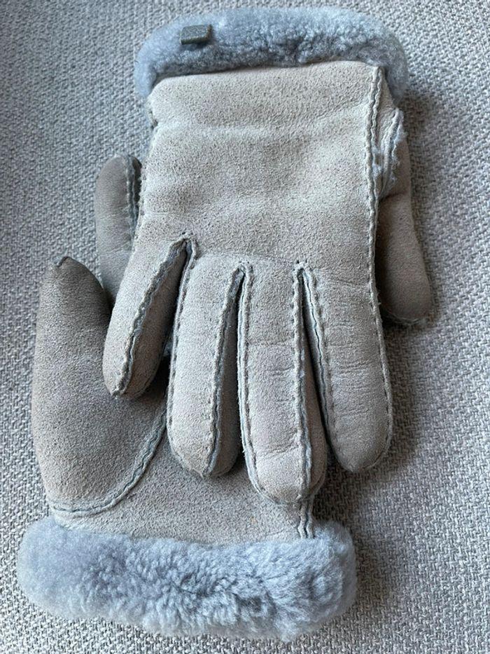 Gants gris UGG authentiques taille M en peau de mouton retournée - photo numéro 7