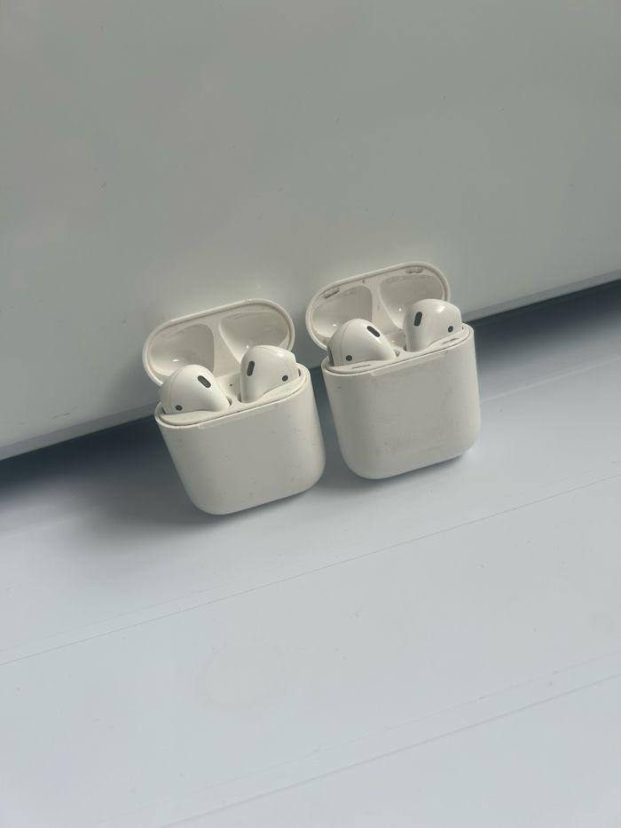 Lot AirPods Hs - photo numéro 1