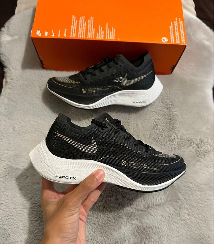 Nike ZoomX Vaporfly Next% 2 Black and White - photo numéro 4