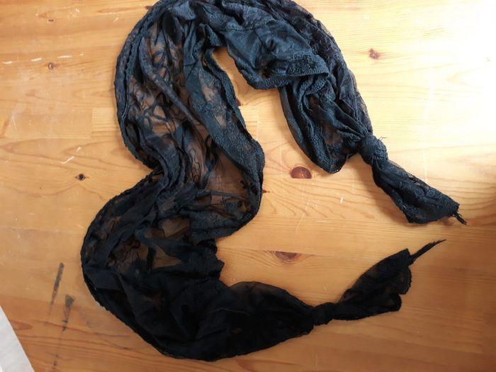 Foulard dentelle noir - photo numéro 2