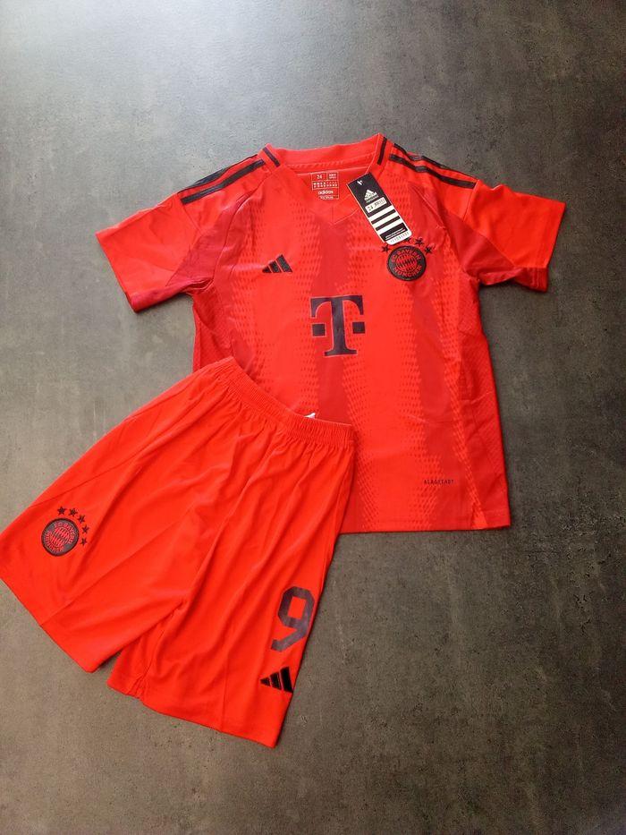 Kit Bayern Munich Saison 24/25 floqué Kane 9 taille 8 ans - photo numéro 1