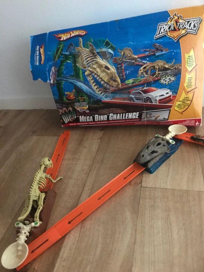 Circuit Hot Wheels Mega Dino Challenge - photo numéro 3