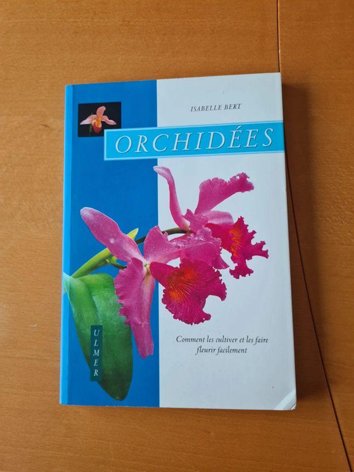 Livre Orchidées - comment les cultiver et les faire fleurir facilement en TBE 
Éditions Ulmer - photo numéro 1