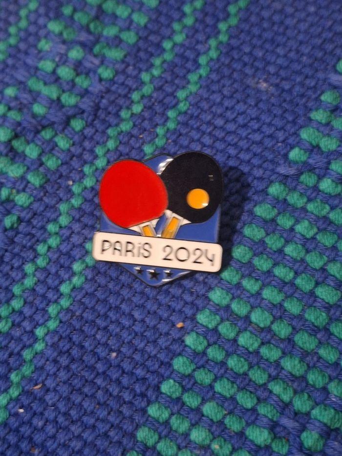 Pin's Jeux olympiques Paris 2024 Tour Eiffel,  Snoop Dogg, ping pong - photo numéro 3