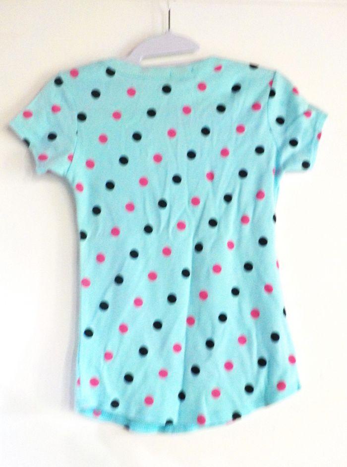 TSHIRT BLEU A POIS ROSES ET NOIRS taille unique Neuf avec étiquette - photo numéro 2