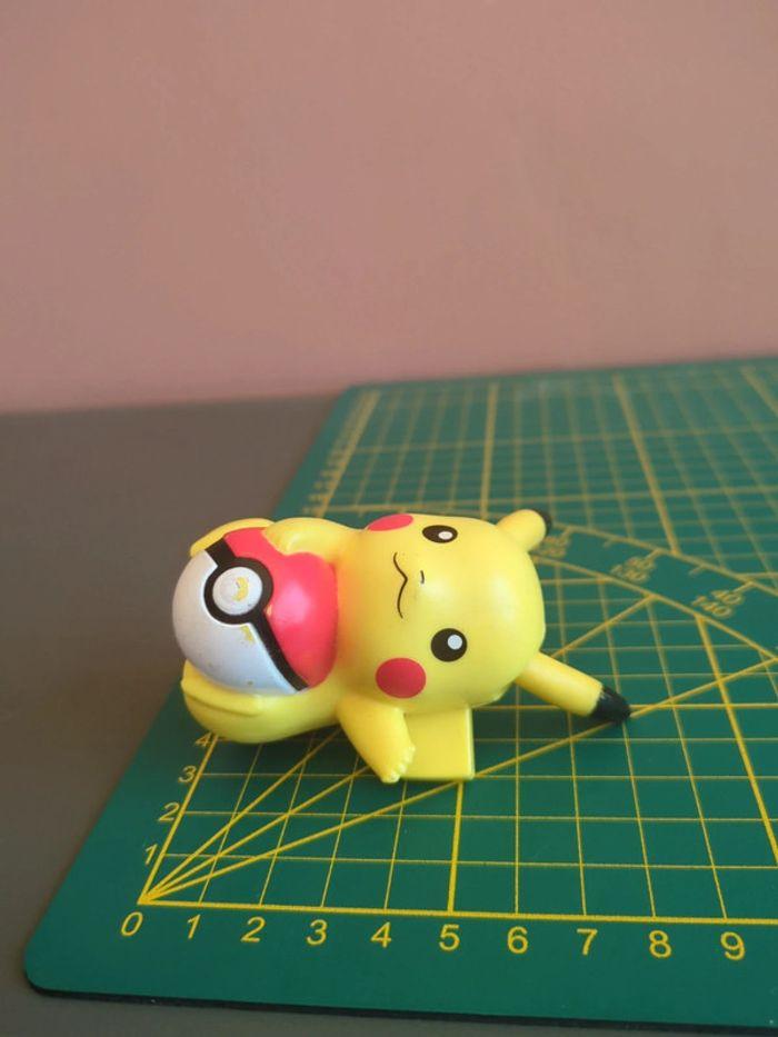 figurine pokemon pikachu - photo numéro 3