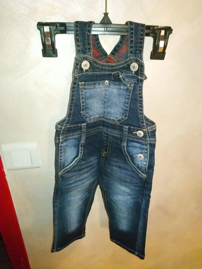 Superbe salopette en jeans Levi's taille 12 mois - photo numéro 2