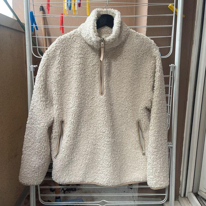 Petit pull comme veste - photo numéro 1