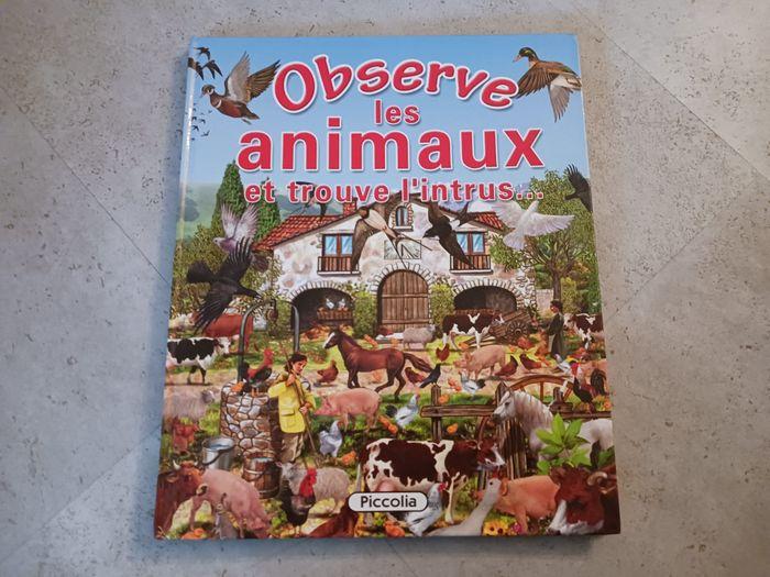 livre Observe les animaux et trouve l'intrus...