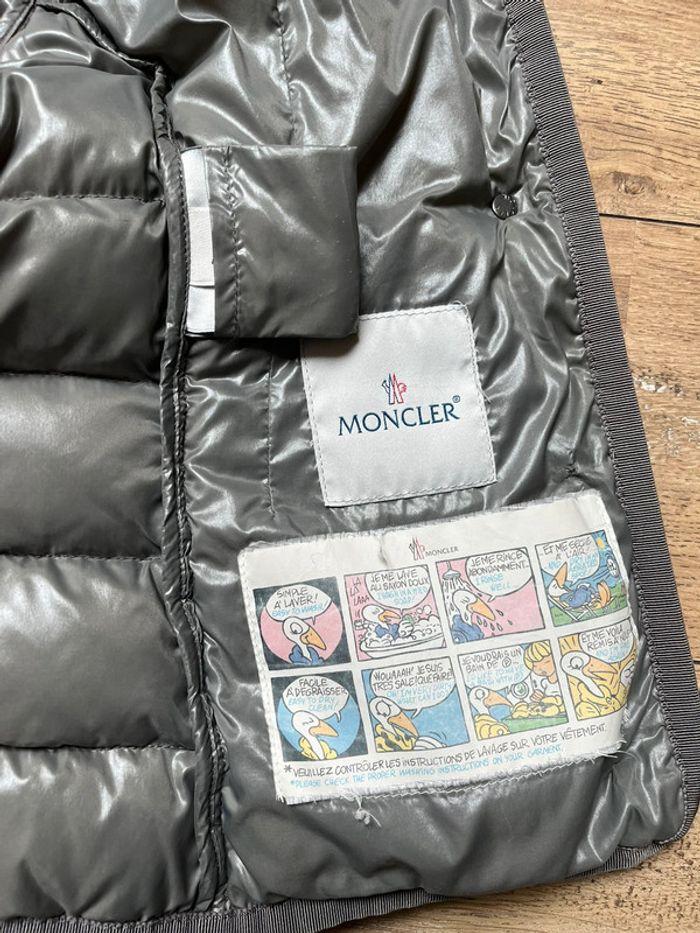 Doudoune à capuche Moncler en duvet gris taille XS cintrée chaude - photo numéro 6