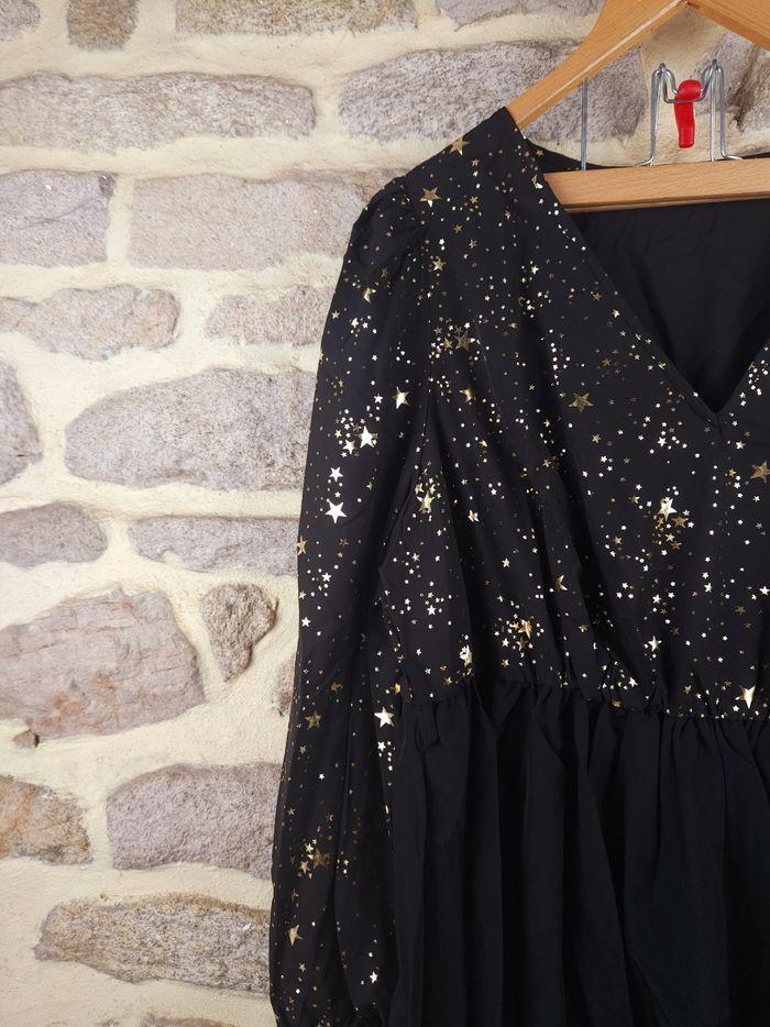 Robe de soirée manches bouffantes noire et dorée Femme taille 54 marque Boohoo 🍬 - photo numéro 2