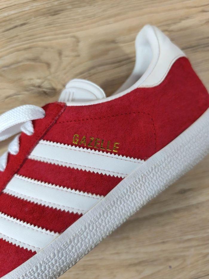 Baskets adidas vintage gazelle rouge en daim pointure 42 comme neuves sans boîte - photo numéro 9