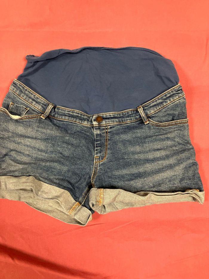 Short en jean de grossesse taille 44 - photo numéro 1