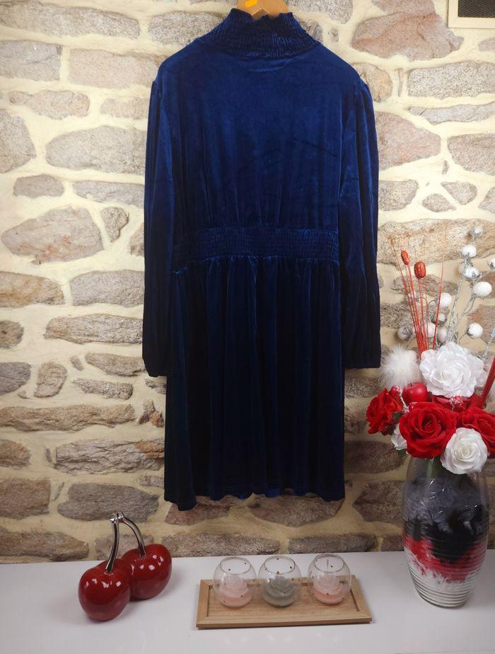 Robe en velours manches longues col montant bleue nuit Femme taille 54 marque Asos 🍬 - photo numéro 3