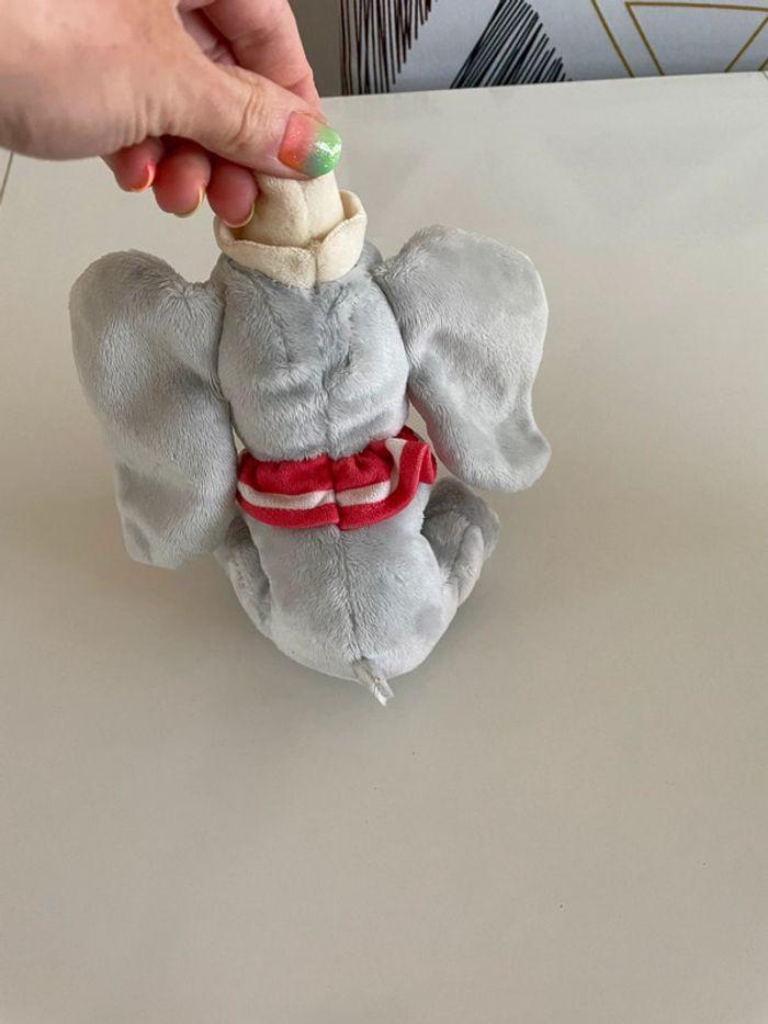 Peluche dumbo environ 18 cm - photo numéro 2