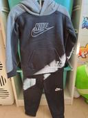 Ensemble nike authentique