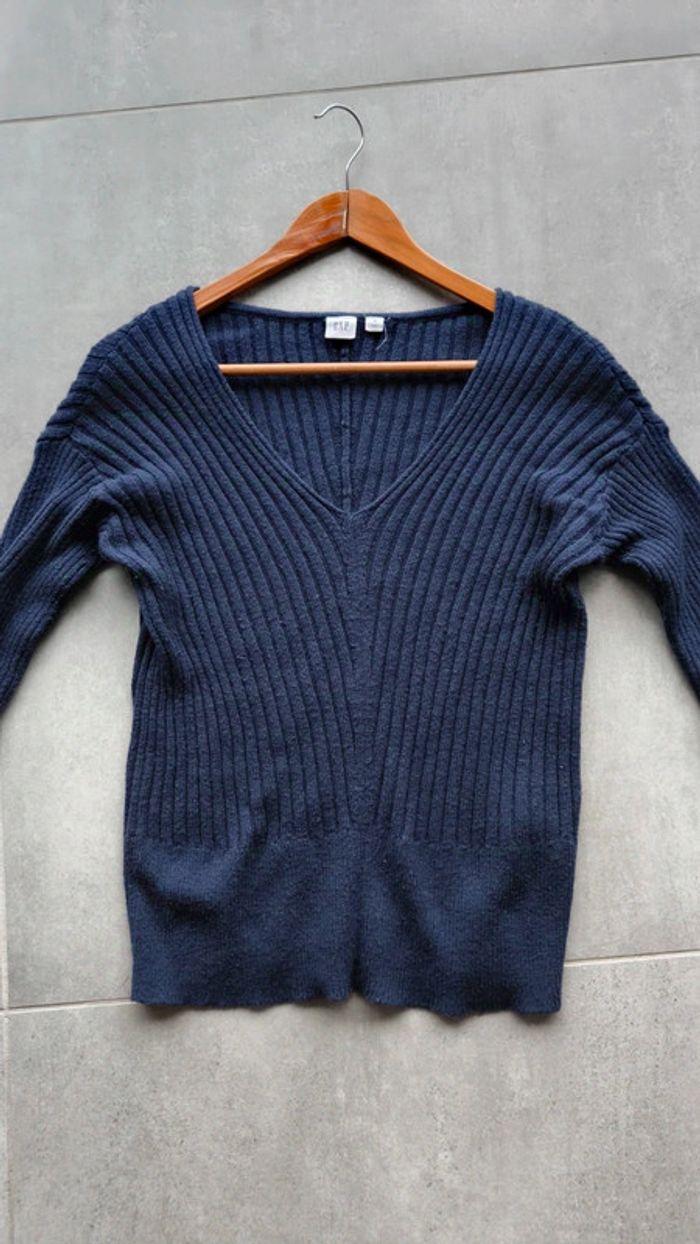 Pull décolleté bleu marine GAP taille M - photo numéro 4