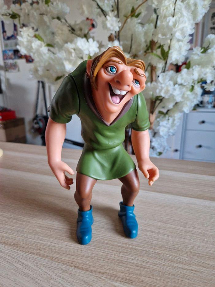 Grande figurine quaismodo disney bossu de notre dame - photo numéro 1