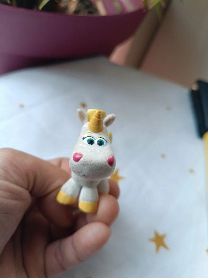 Mini small petite figurine figura licorne unicorn douce toy story buttercup Disney Pixar mattel - photo numéro 6