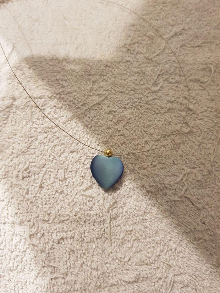 Collier avec pendentif courir bleu avec reflets - photo numéro 1