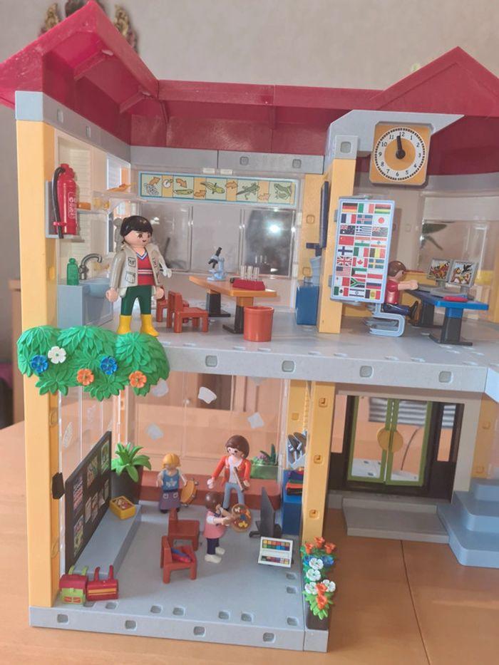 Ecole Playmobil 4324 en TBE - photo numéro 2