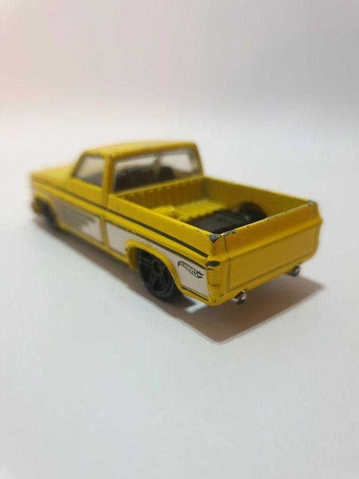 Hot Wheels 83 Chevrolet Chevy Silverado Jaune - 2014 - photo numéro 9