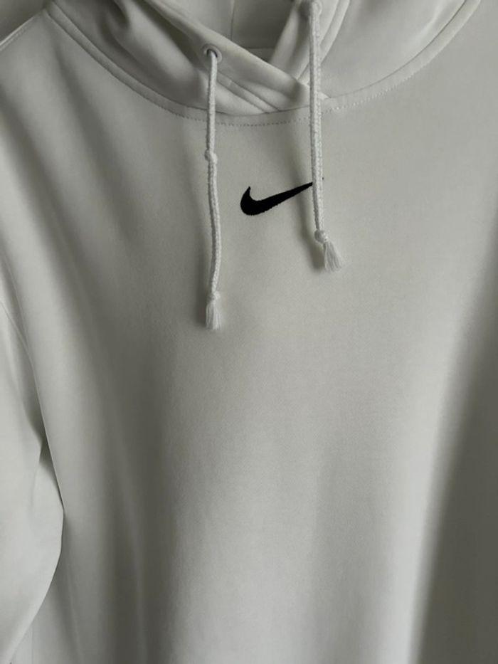 Sweat capuche Nike taille XS - photo numéro 3