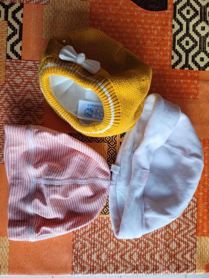 3 bonnets bébé - photo numéro 2