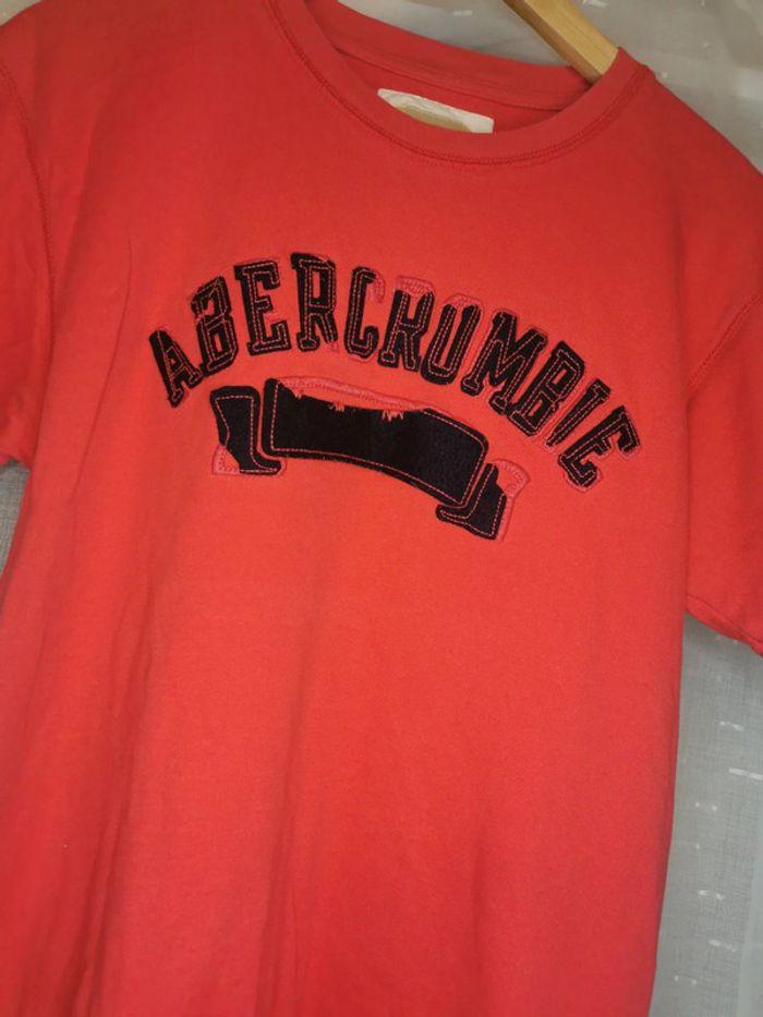 Tee-shirt Abercrombie rouge et noir Taille L - photo numéro 2