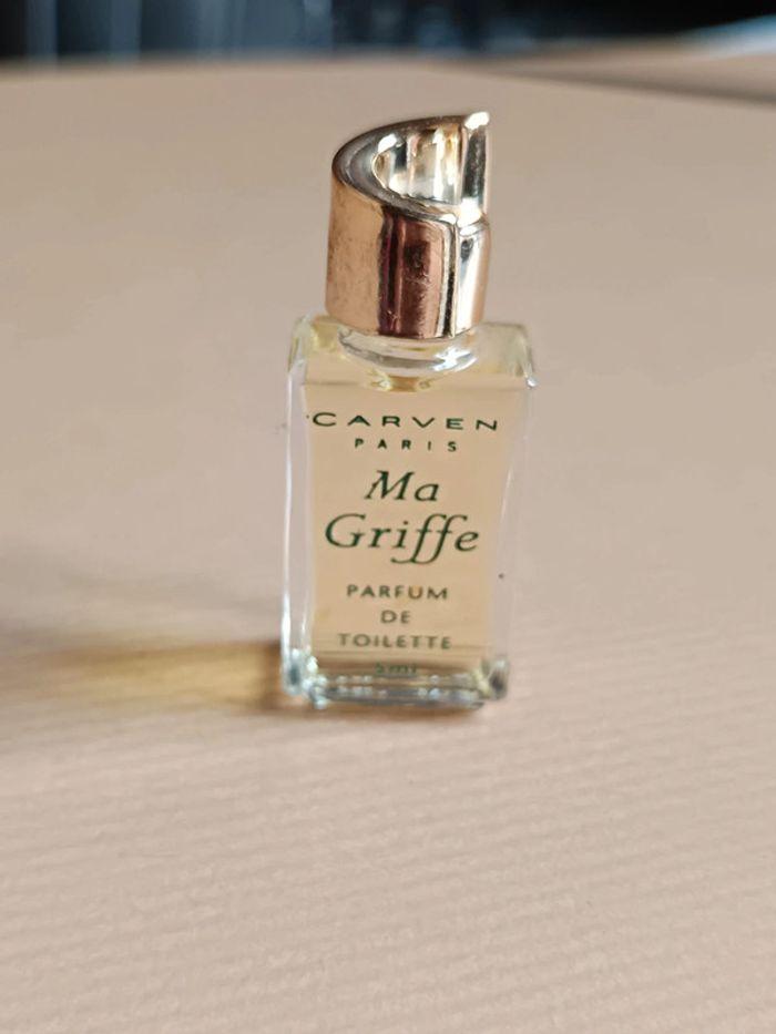 Parfum miniature Carven