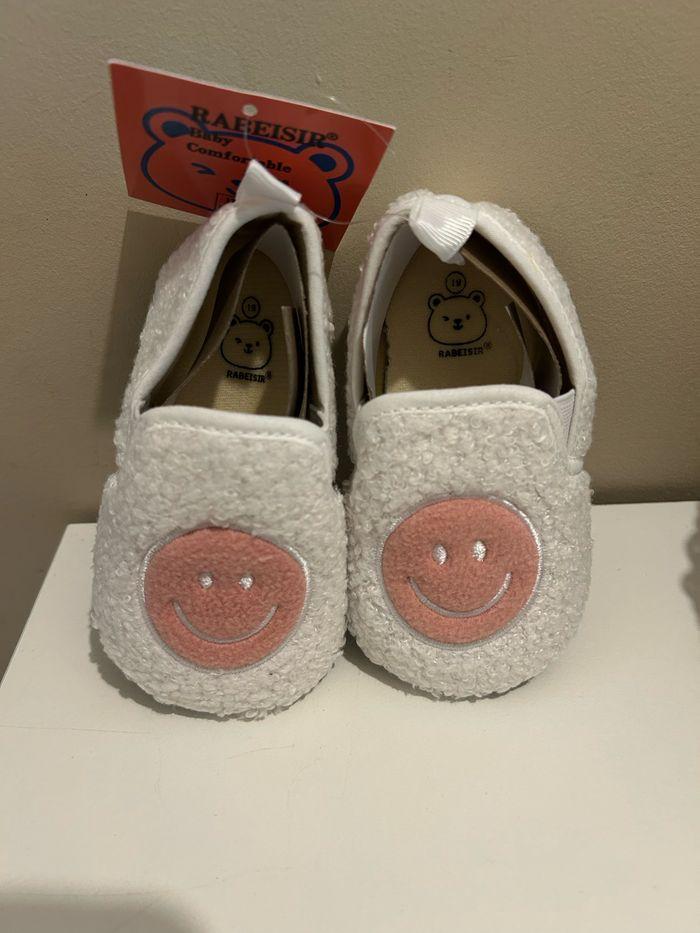 Chaussons smiley - photo numéro 1