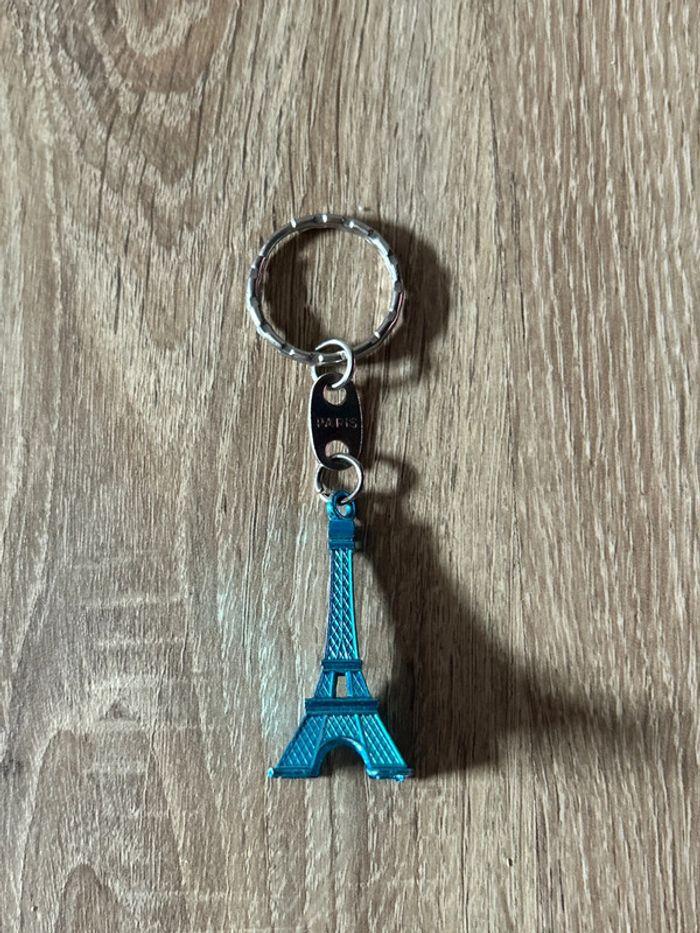 Porte clés Tour Eiffel bleu turquoise, très beau, jamais utilisé, Yesstyle - photo numéro 1